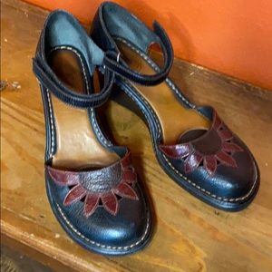 Nature Nurture wedged Mary Janes, Black